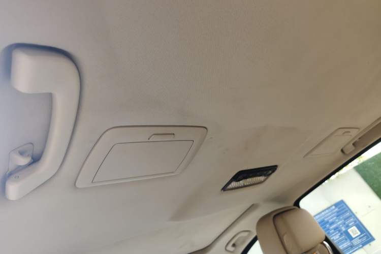 Used BMW 5 Series 2013 530Li Leading Model Headliner