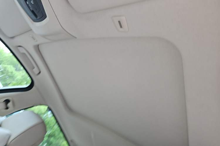 Used BMW 5 Series 2013 525Li Luxury Model Headliner