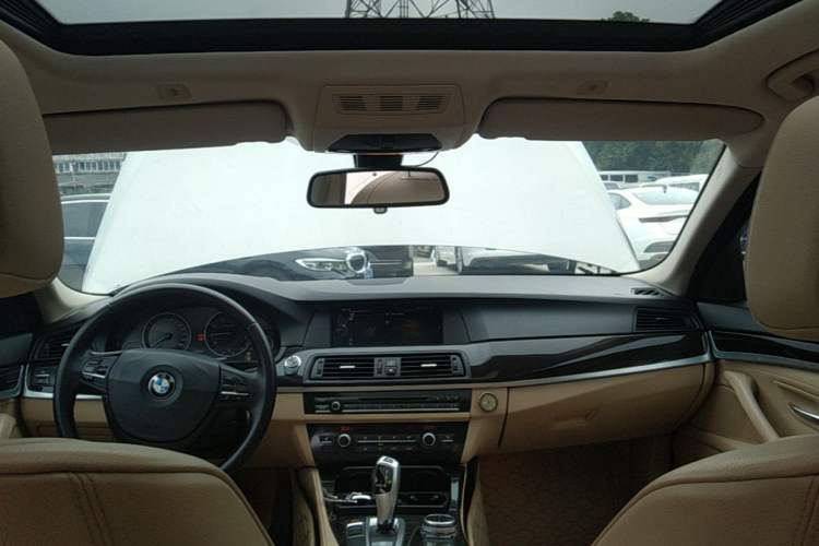 Used BMW 5 Series 2013 525Li Luxury Model Headliner