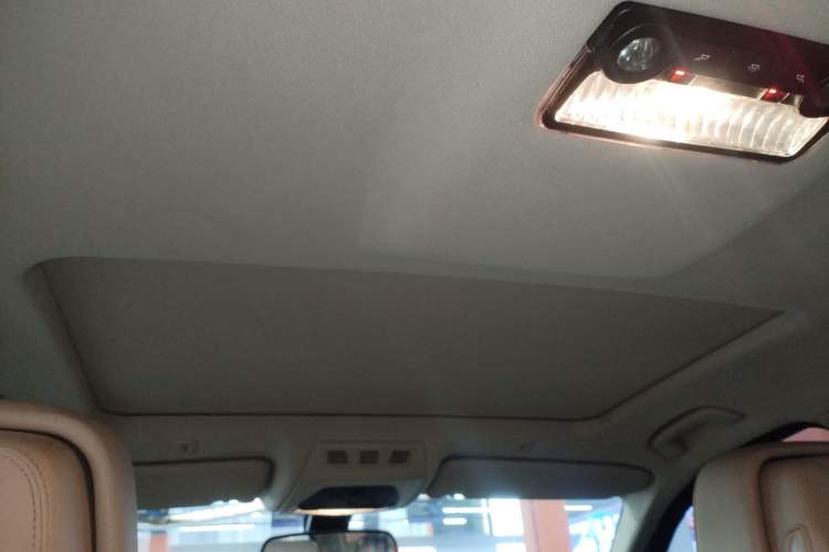 Used BMW 5 Series 2013 525Li Luxury Model Headliner