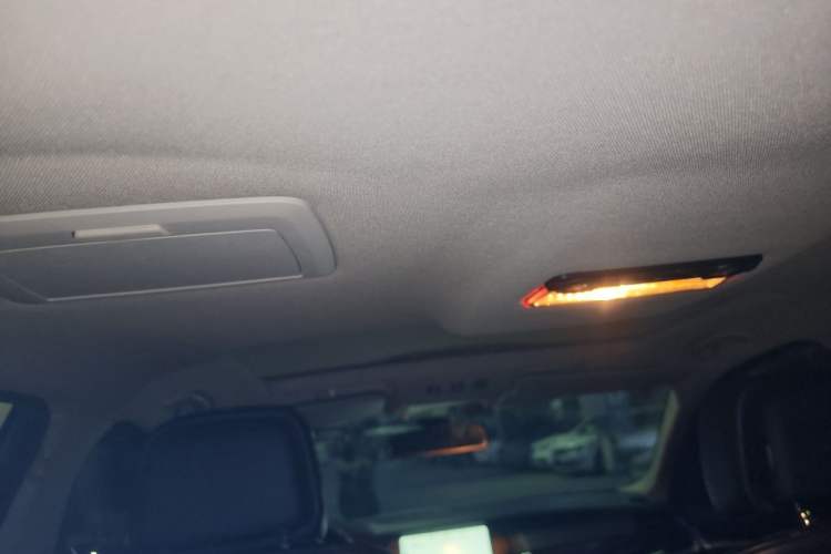 Used BMW 5 Series 2013 525Li Luxury Model Headliner