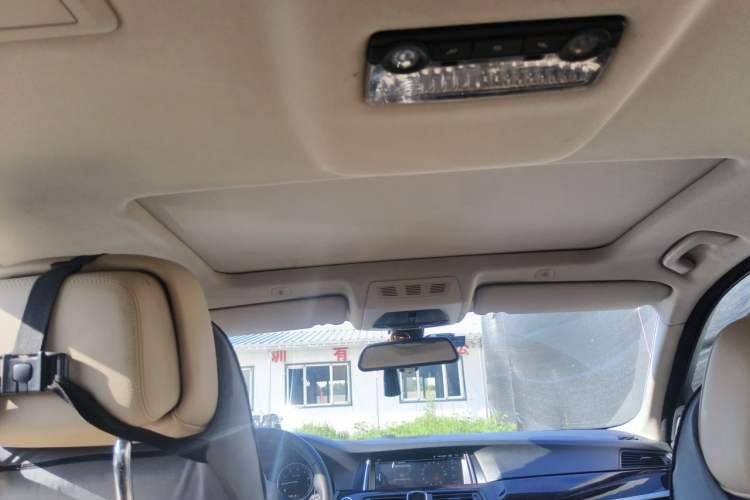 Used BMW 5 Series 2013 525Li Leading Model Headliner