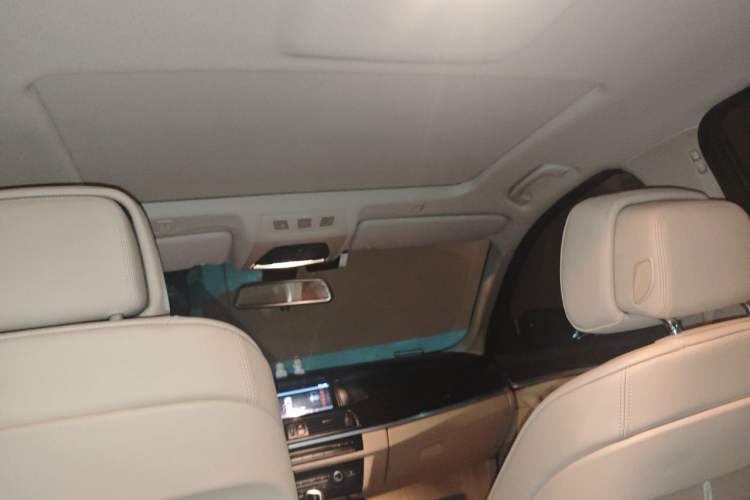 Used BMW 5 Series 2013 525Li Luxury Model Headliner