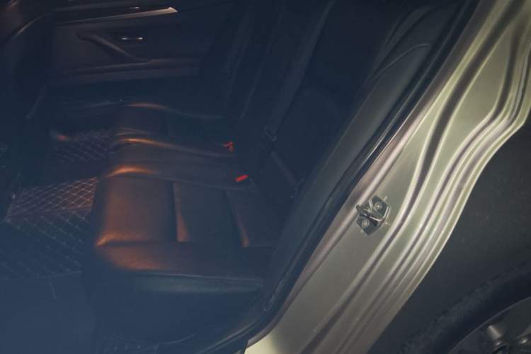 Used BMW 5 Series 2013 525Li Luxury Model Left Rear Seat