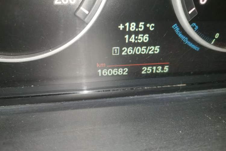Used BMW 5 Series 2013 525Li Luxury Model Odometer Close Up