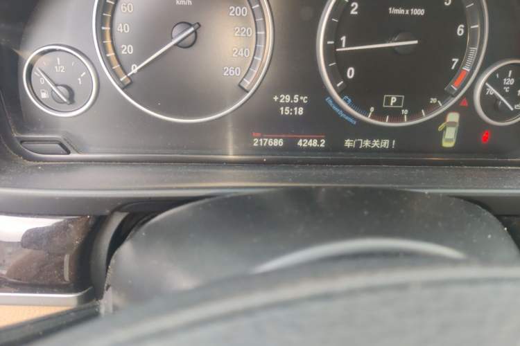 Used BMW 5 Series 2013 525Li Luxury Model Odometer Close Up