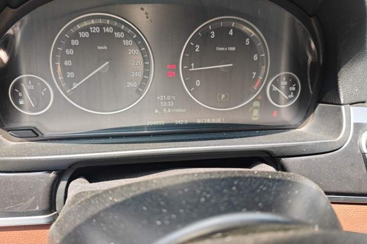 Used BMW 5 Series 2013 520i Elegant Edition Odometer Close Up