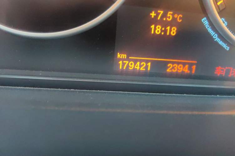 Used BMW 5 Series 2013 530Li Leading Model Odometer Close Up