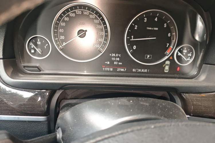 Used BMW 5 Series 2013 530Li Luxury Model Odometer Close Up