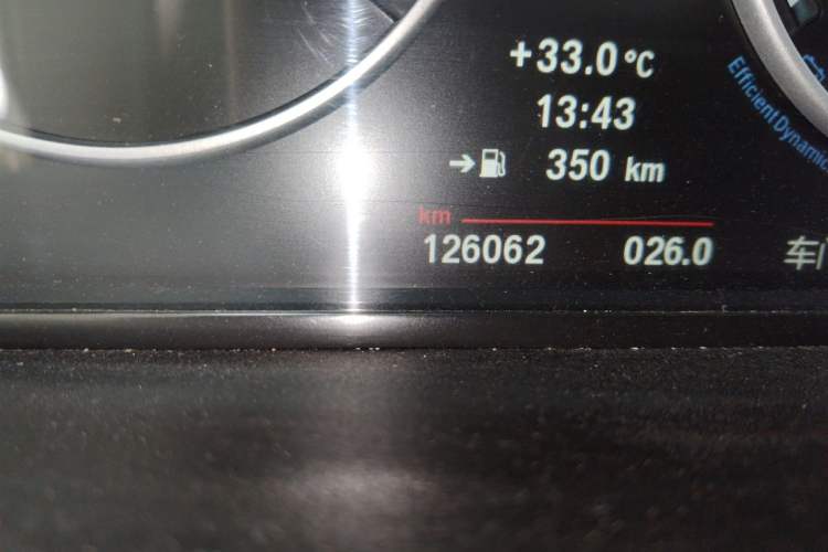 Used BMW 5 Series 2013 525Li Leading Model Odometer Close Up