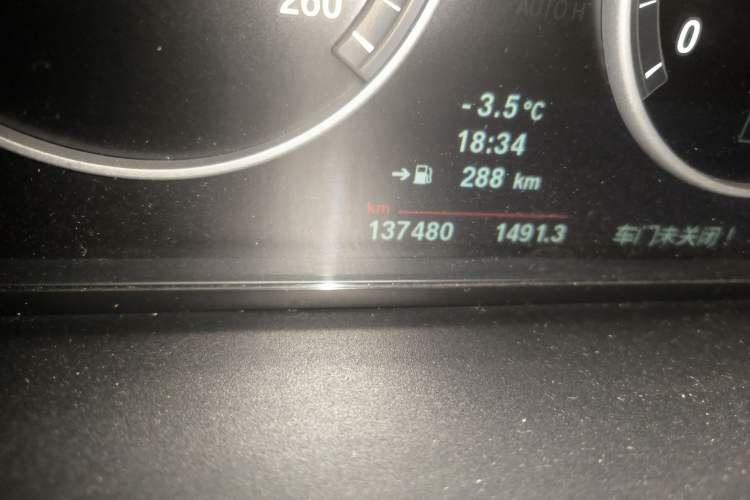Used BMW 5 Series 2013 520Li Elegant Edition Odometer Close Up