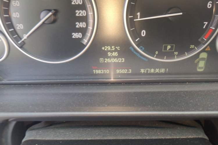 Used BMW 5 Series 2013 520Li Elegant Edition Odometer Close Up