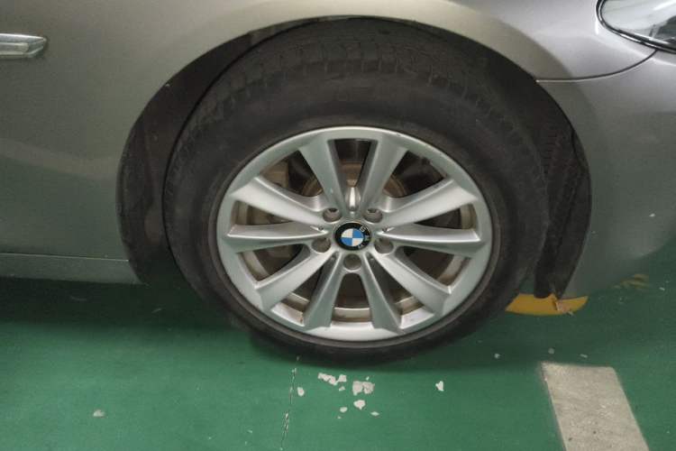 Used BMW 5 Series 2013 525Li Luxury Model Right Front Wheel Hub
