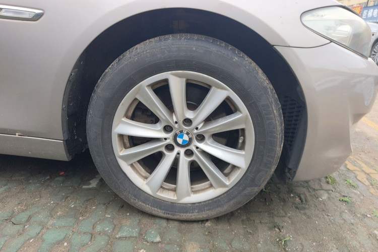 Used BMW 5 Series 2013 525Li Luxury Model Right Front Wheel Hub