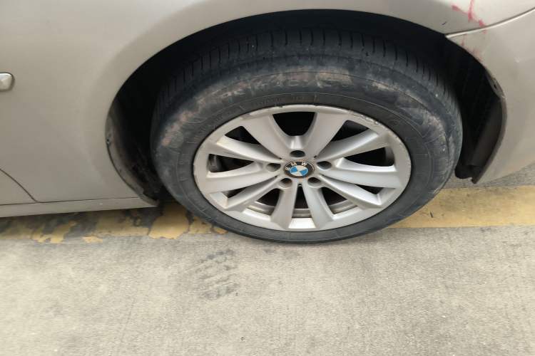 Used BMW 5 Series 2013 525Li Leading Model Right Front Wheel Hub