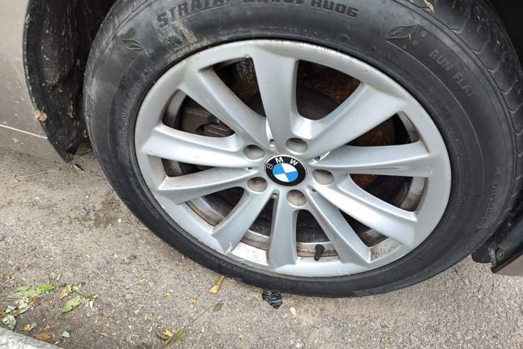 Used BMW 5 Series 2013 525Li Luxury Model Right Front Wheel Hub
