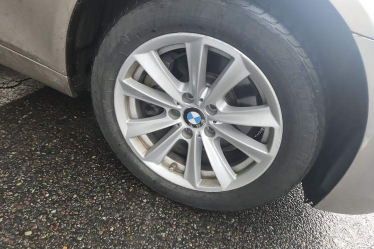 Used BMW 5 Series 2013 525Li Luxury Model Right Front Wheel Hub