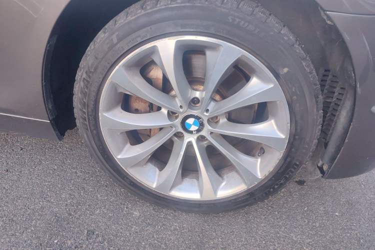 Used BMW 5 Series 2013 530Li Leading Model Right Front Wheel Hub
