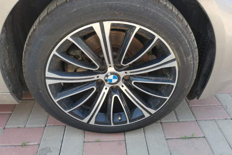 Used BMW 5 Series 2013 525Li Luxury Model Right Front Wheel Hub