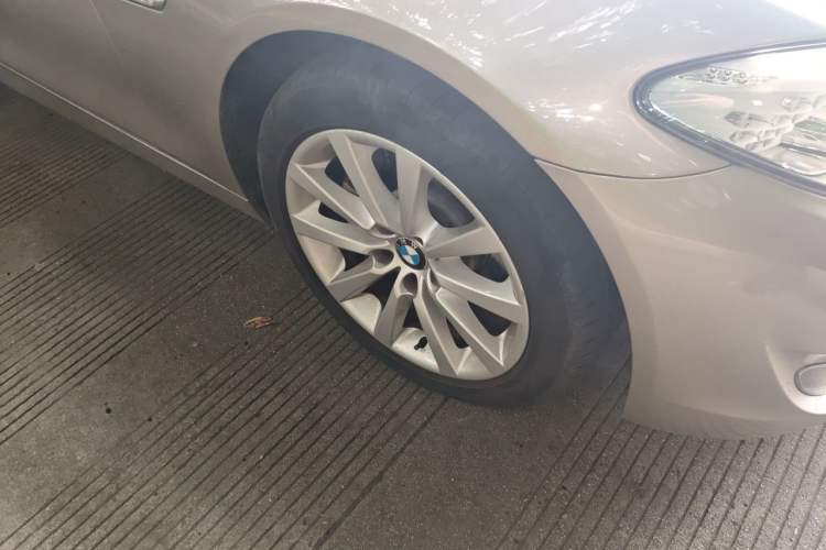 Used BMW 5 Series 2013 530Li Luxury Model Right Front Wheel Hub