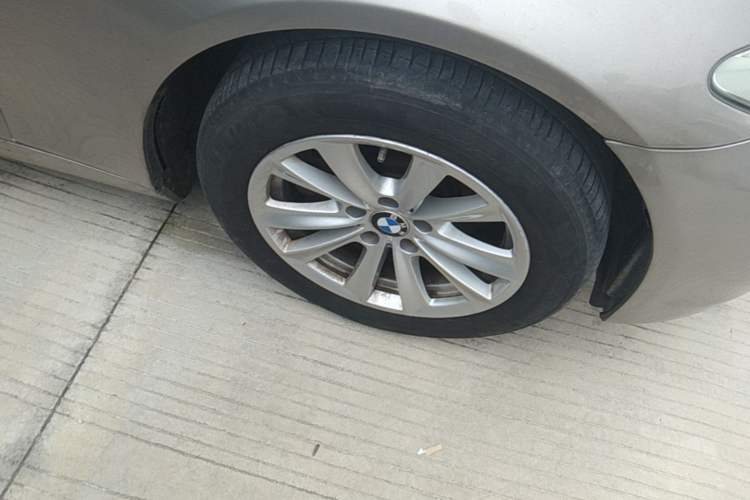 Used BMW 5 Series 2013 525Li Luxury Model Right Front Wheel Hub