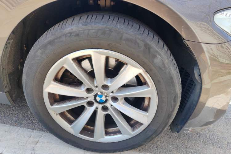 Used BMW 5 Series 2013 525Li Leading Model Right Front Wheel Hub