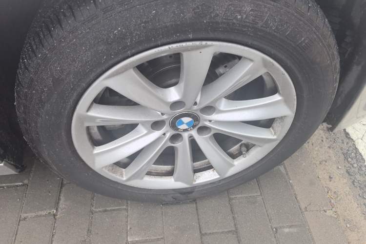 Used BMW 5 Series 2013 525Li Leading Model Right Front Wheel Hub