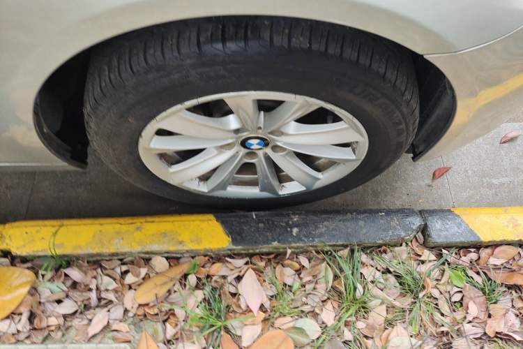 Used BMW 5 Series 2013 525Li Luxury Model Right Front Wheel Hub