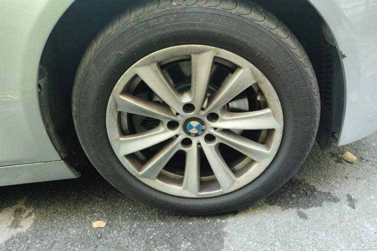 Used BMW 5 Series 2013 525Li Luxury Model Right Front Wheel Hub