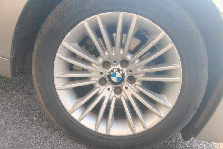Used BMW 5 Series 2013 525Li Leading Model Right Front Wheel Hub