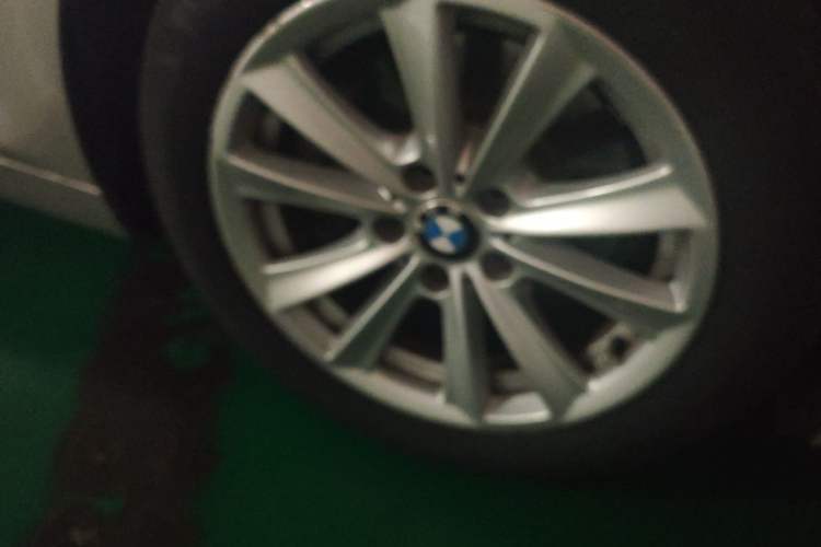 Used BMW 5 Series 2013 525Li Luxury Model Right Front Wheel Hub