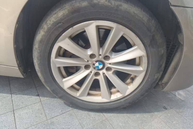 Used BMW 5 Series 2013 520Li Elegant Edition Right Front Wheel Hub