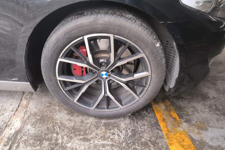 Used BMW 5 Series 2013 530Li Luxury Model Right Front Wheel Hub