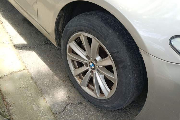 Used BMW 5 Series 2013 525Li Luxury Model Right Front Wheel Hub