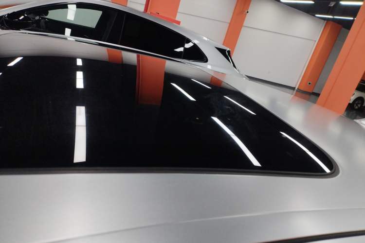 Used BMW 5 Series 2013 525Li Luxury Model Roof