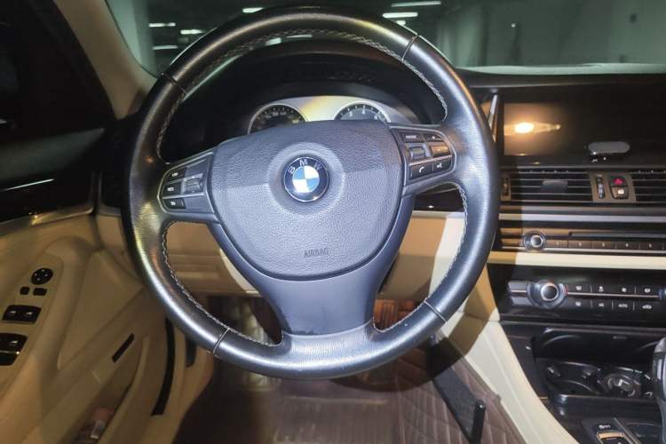 Used BMW 5 Series 2013 520Li Elegant Edition Steering Wheel