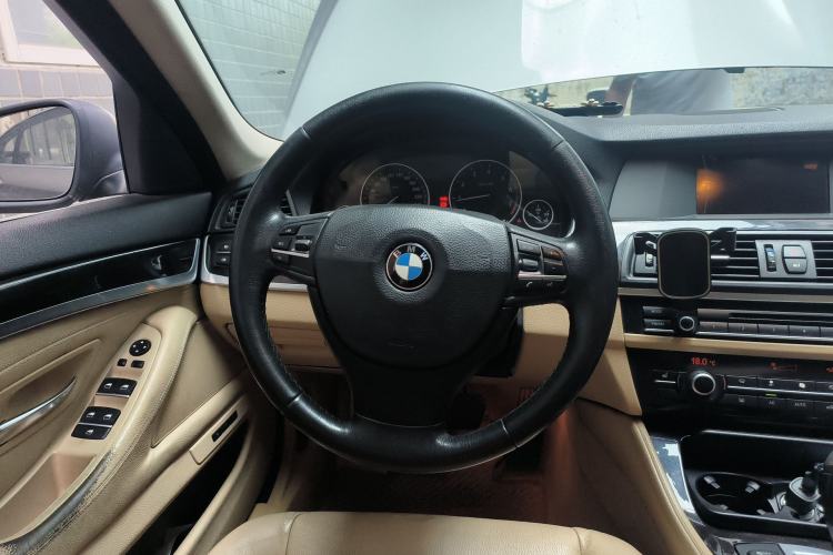 Used BMW 5 Series 2013 525Li Leading Model Steering Wheel