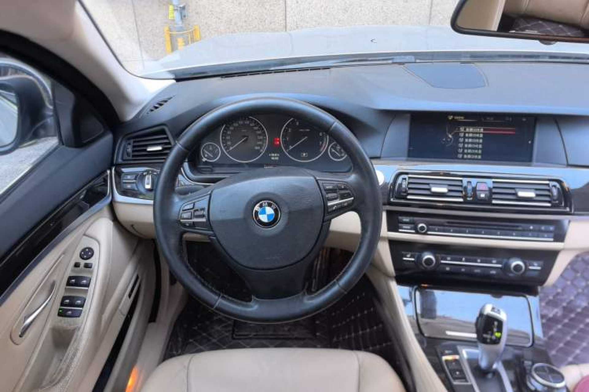 Used BMW 5 Series 2013 530Li Leading Model Steering Wheel