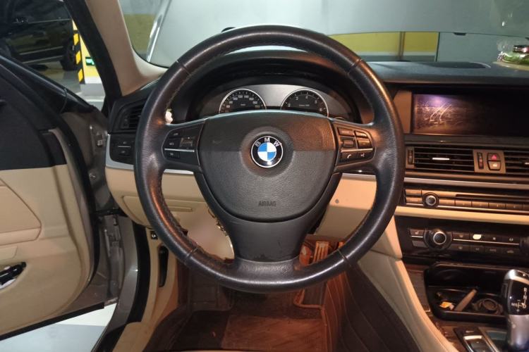 Used BMW 5 Series 2013 530Li Leading Model Steering Wheel