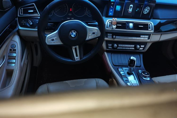 Used BMW 5 Series 2013 525Li Luxury Model Steering Wheel