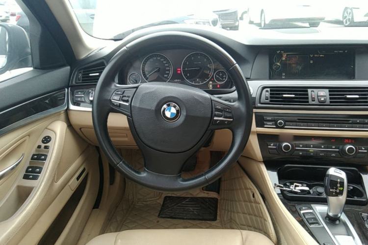 Used BMW 5 Series 2013 525Li Luxury Model Steering Wheel
