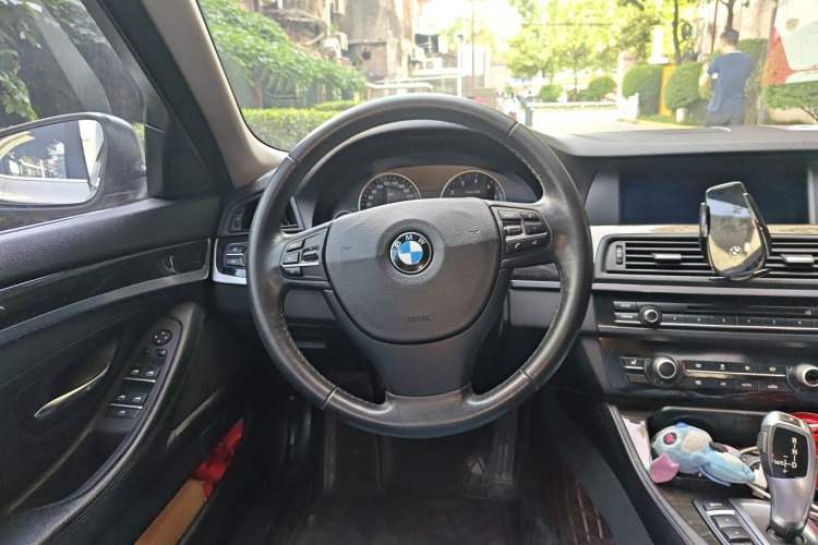 Used BMW 5 Series 2013 530Li Leading Model Steering Wheel