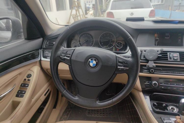 Used BMW 5 Series 2013 525Li Leading Model Steering Wheel