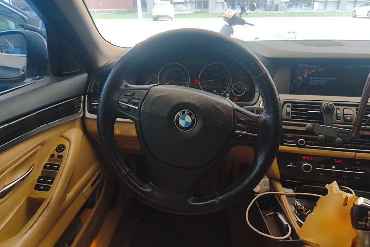 Used BMW 5 Series 2013 530Li Leading Model Steering Wheel
