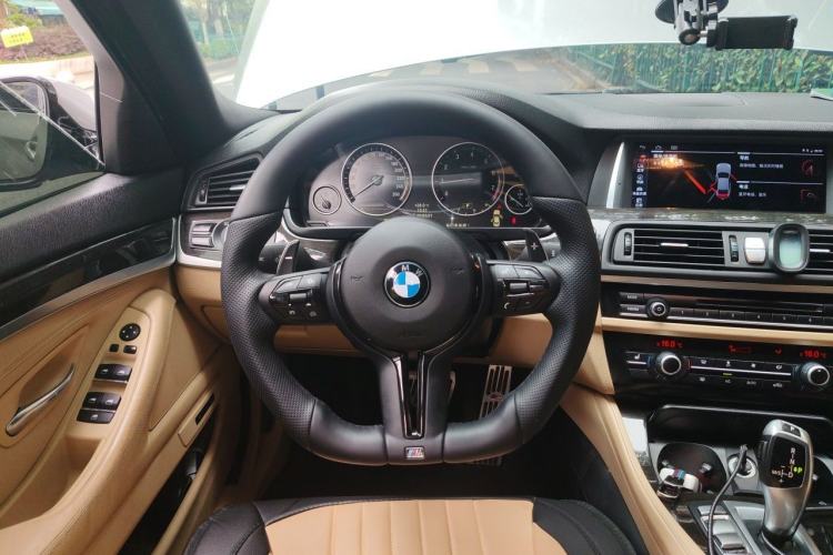 Used BMW 5 Series 2013 525Li Luxury Model Steering Wheel