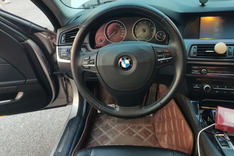 Used BMW 5 Series 2013 525Li Leading Model Steering Wheel
