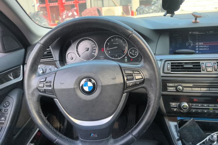 Used BMW 5 Series 2013 530Li Luxury Model Steering Wheel