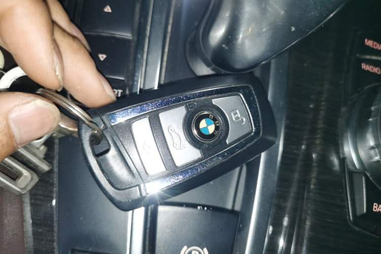 Used BMW 5 Series 2013 525Li Luxury Model Vehicle Key