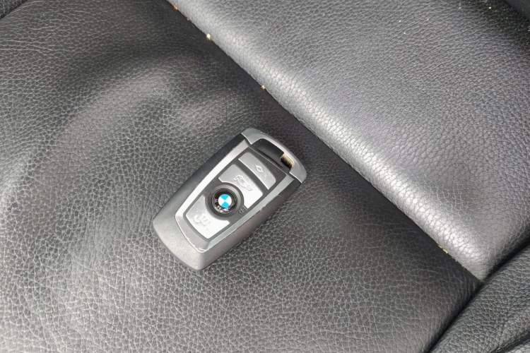 Used BMW 5 Series 2013 520i Elegant Edition Vehicle Key
