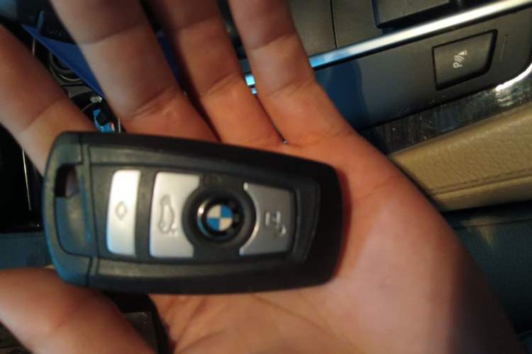 Used BMW 5 Series 2013 530Li Leading Model Vehicle Key